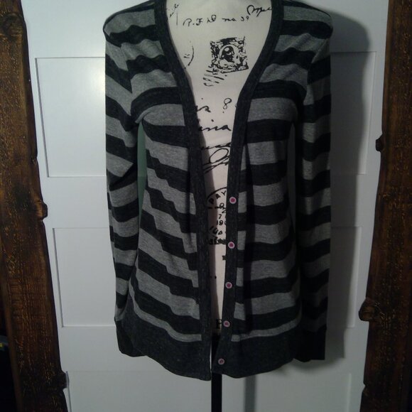 Nollie Women's Gray and Black Cardigan (Size M) - Picture 1 of 6